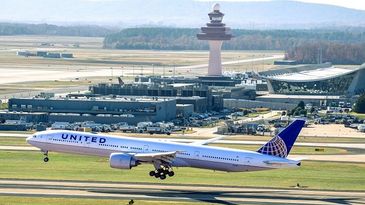 Washington Dulles United Boeing777.jpg